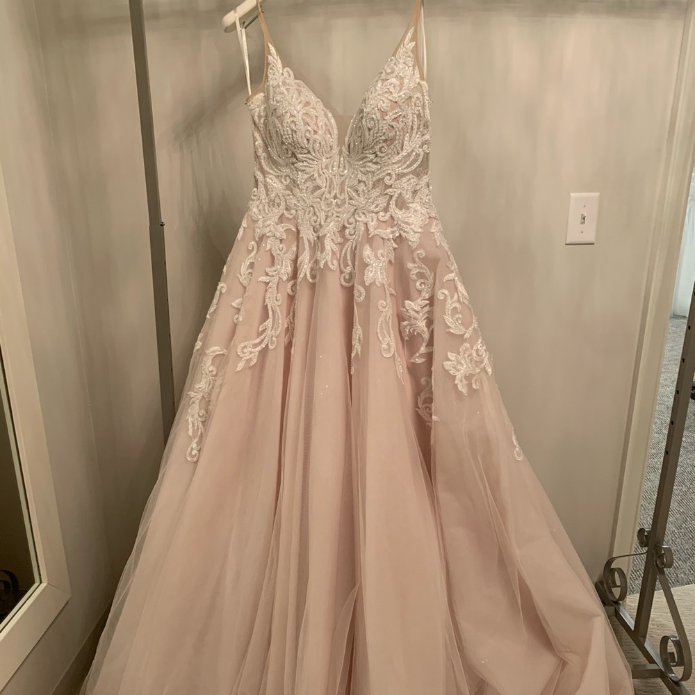 Martina Liana 984 Wedding Gown - Picture 7 of 7